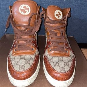 Used men’s Gucci sneakers size 10